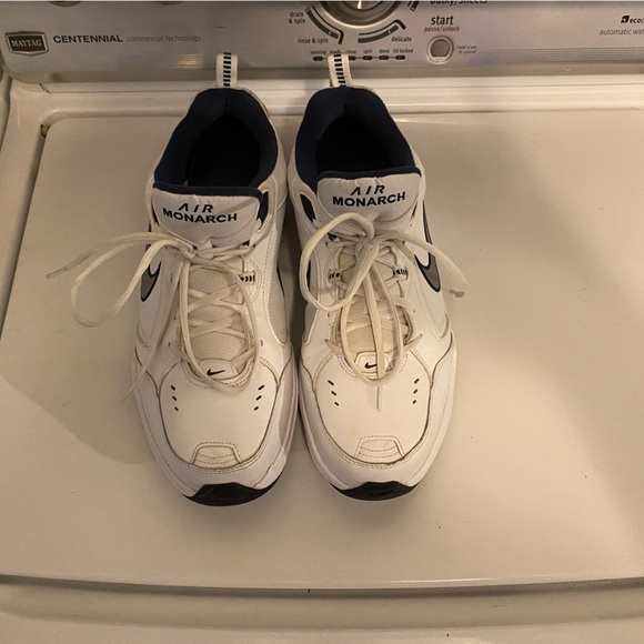 Men’s Nike Tennis Shoes Size 12W - Picture 1 of 8